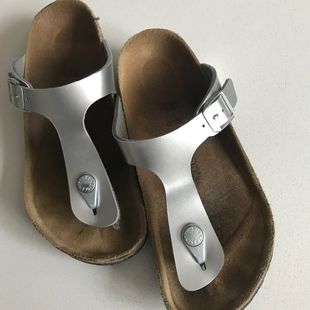 Gizeh Birkenstock silver size 34 (US 2 to 3)